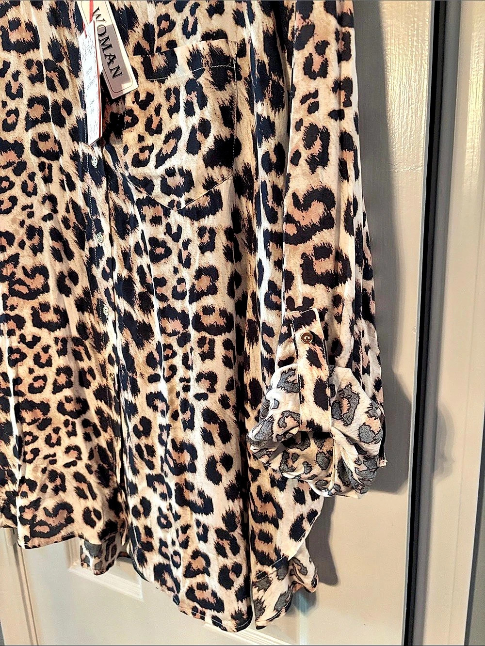 Hester & Orchard Leopard Print Button Up Blouse NWT - Picture 8 of 10